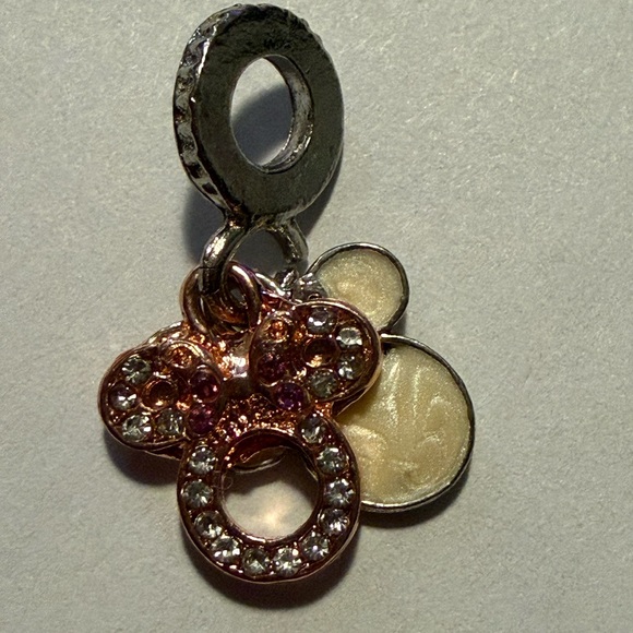 Jewelry - Disney Minnie Mouse Mom Bracelet Charm